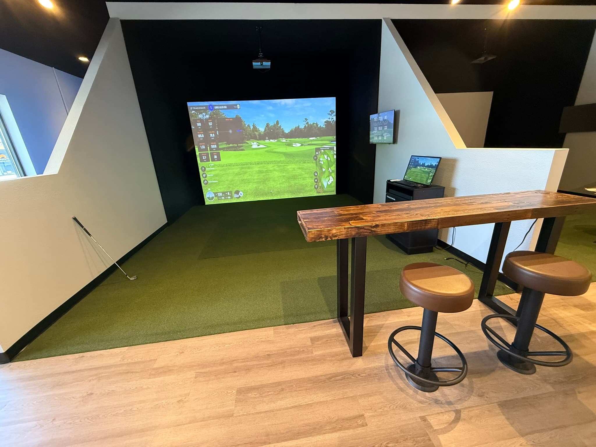 Elevation Golf Club indoor simulator bay